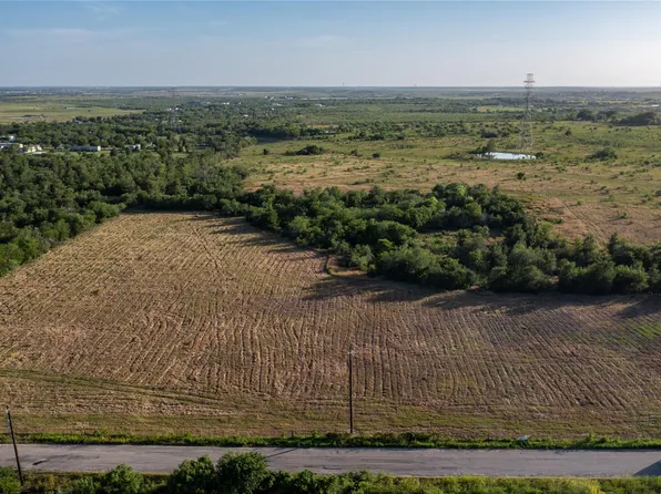 4 Schubert Ln, Buda, TX 78610