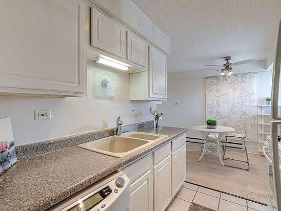 4th image of 1485 Canford Cliffs Dr #2C