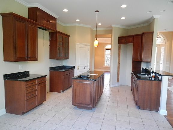 5th image of 11416 Hillsboro Dr