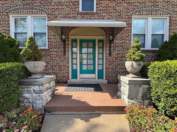 3rd image of 3527 Lawn Ave #3527