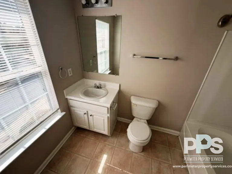 6764 Blackstone Pl — Photo 6