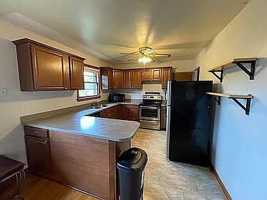 3rd image of 4541 Golf Park Dr