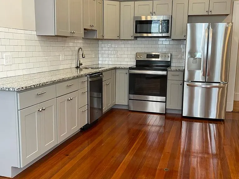 258 Broadway — Photo 20
