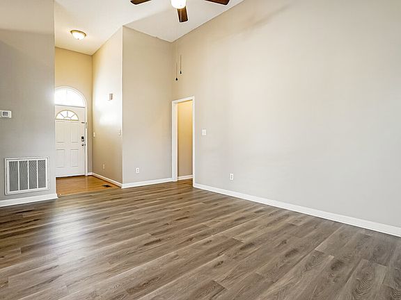 4th image of 7137 Spanglers Spring Way