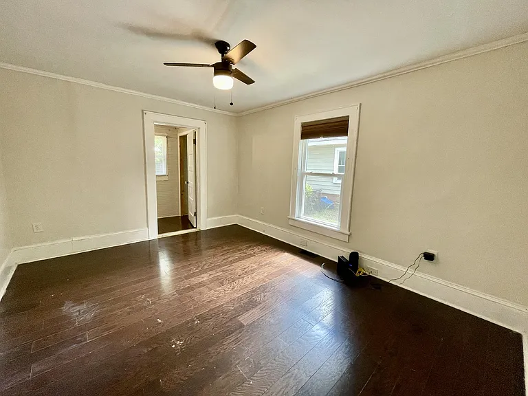 536 Pearl St — Photo 12