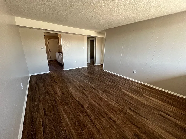 Highland Square Apartments — Photo 6