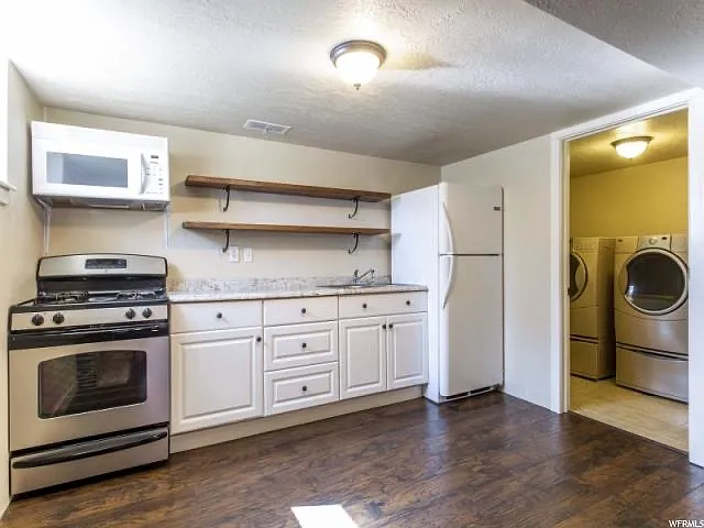 430 E 850 S — Photo 21