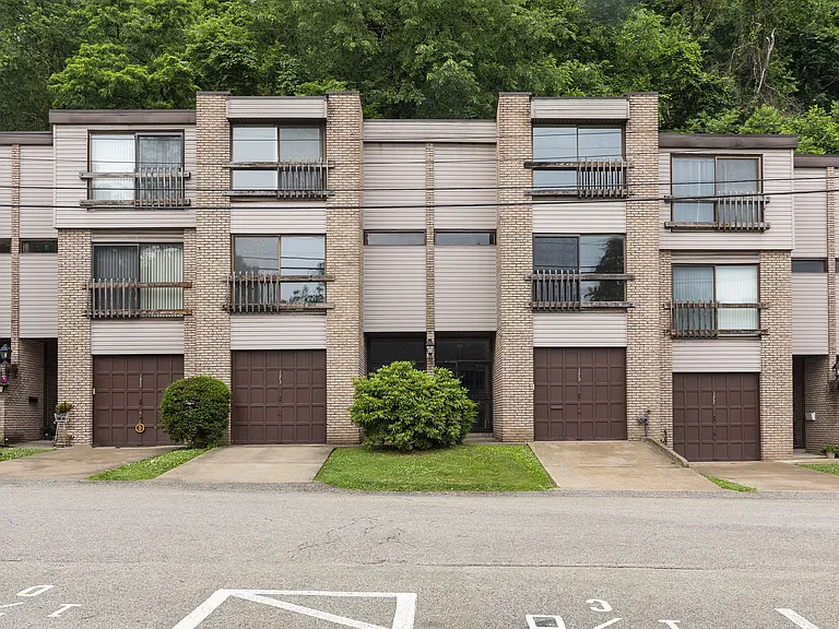 White Oak Village: Townhomes