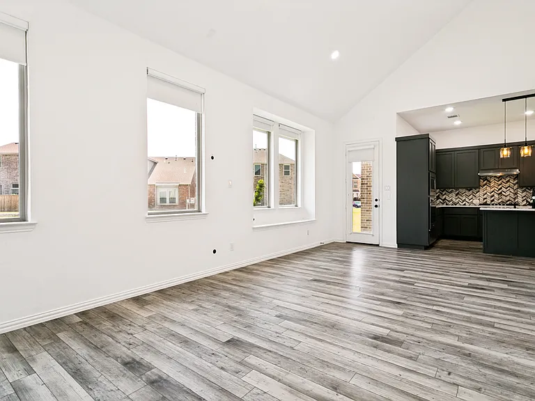 242 Woodson St — Photo 9