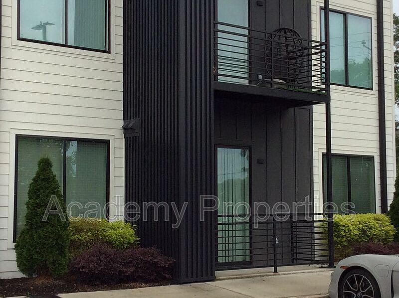 1st image of 1155 Custer Ave SE #101