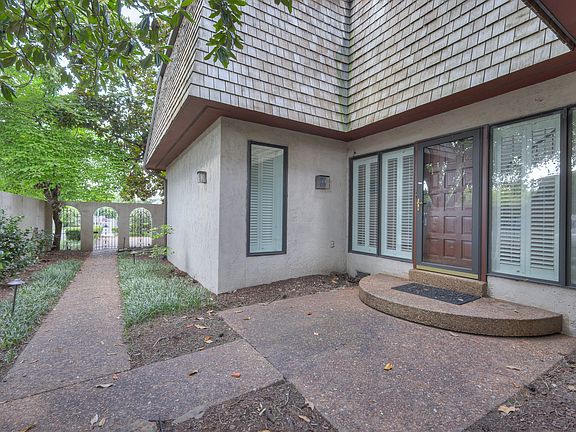 3rd image of 1015 Fair St