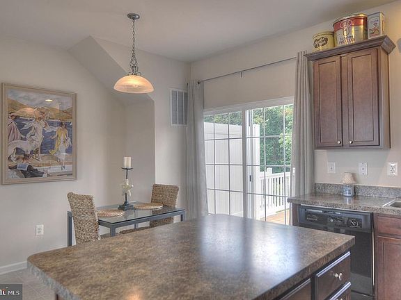 3rd image of 20938 Brunswick Ln