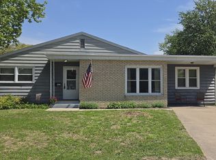 1222 7th Avenue Ct, Silvis, IL 61282
