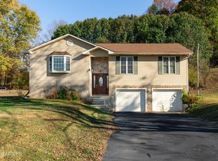 1210 Green Acres Dr, Newport, TN 37821