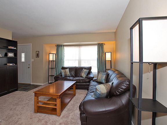 3rd image of 575 Morningside Dr