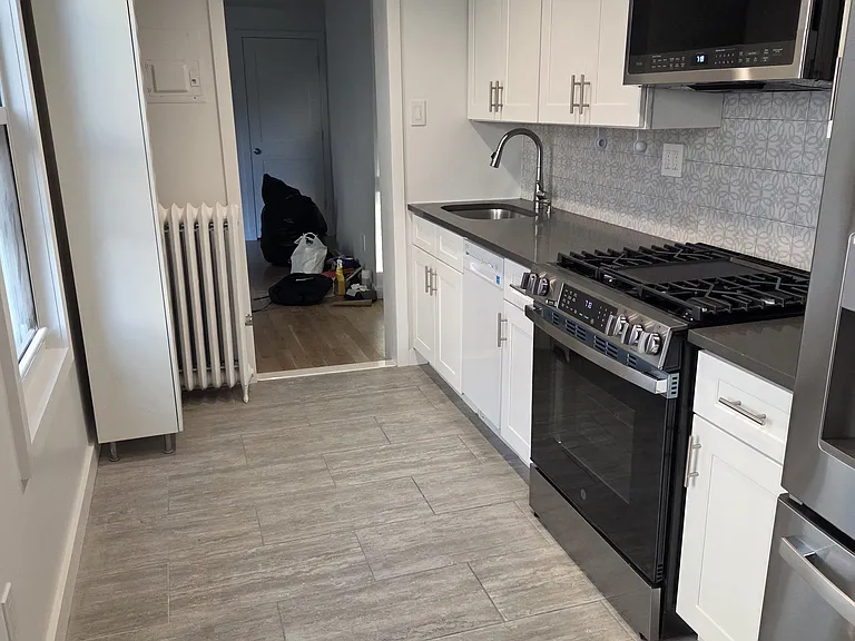 103 Ainslie St #2 — Photo 5