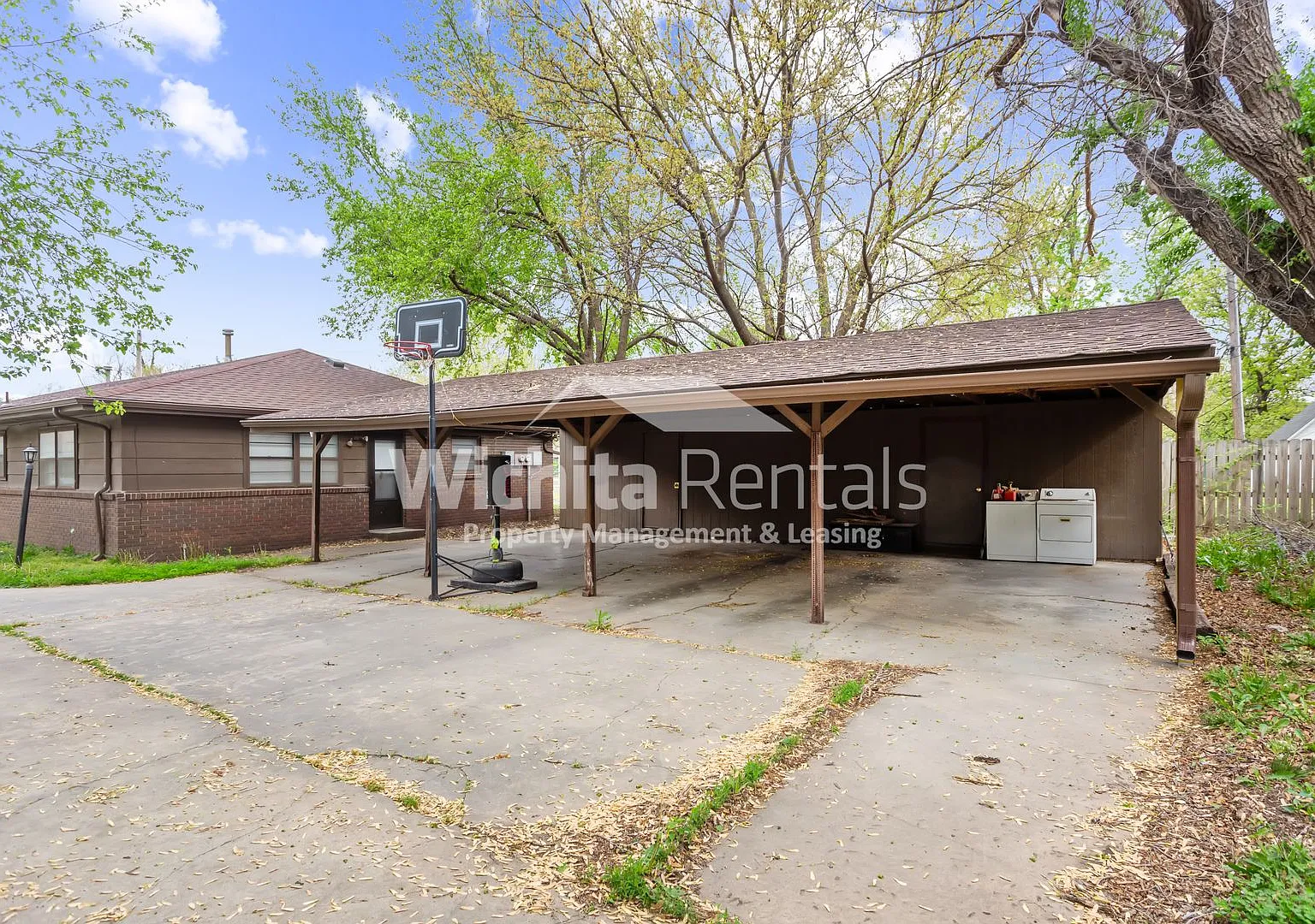 Large 2 bedroom 2 bath duplex — Photo 3