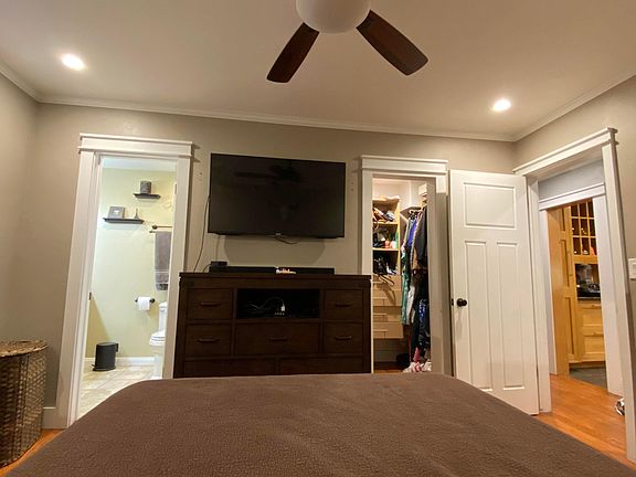 5th image of 5607 Madra Ave