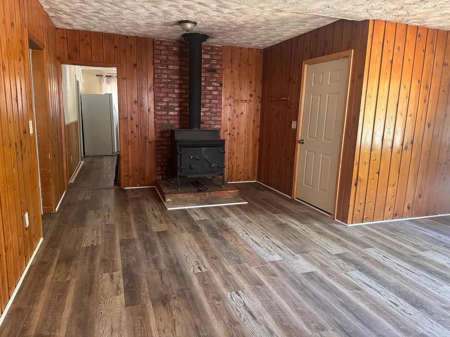 3 bed, 1108 sqft, $1,800 — Photo 2