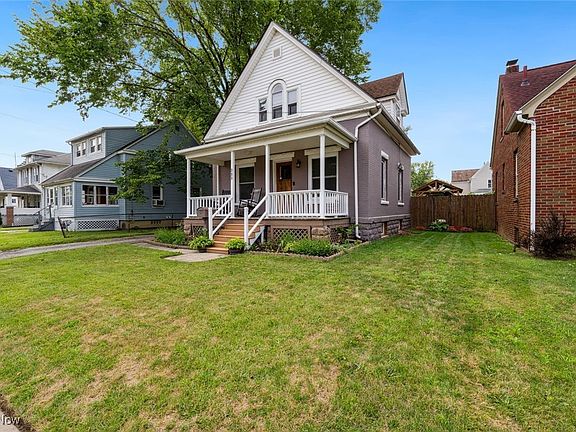 3rd image of 323 W 28th St