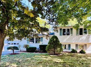 8268 Carnation Dr, Baldwinsville, NY 13027