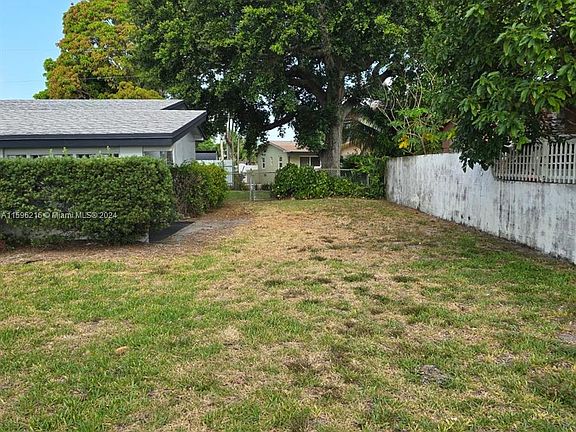 4th image of 18940 NW 42nd Ave
