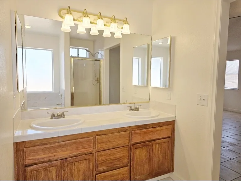 5126 Homestead Rd — Photo 9