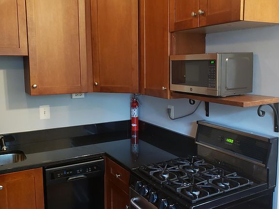 5th image of 101 N Carolina Ave SE APT 104