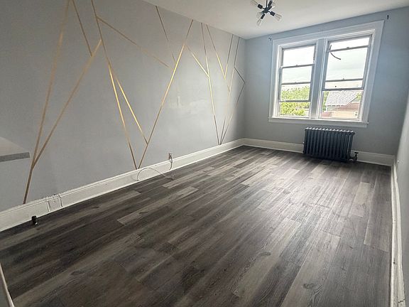 3rd image of 160 Avenue C #D1