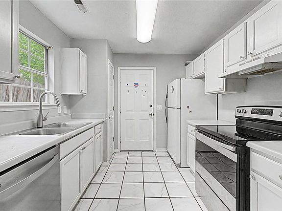 5th image of 3015 W Wildflower St