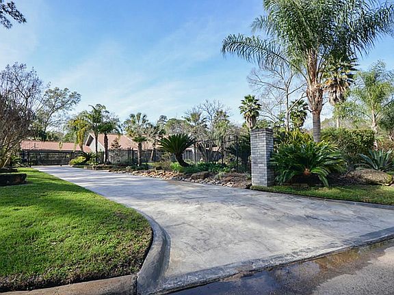 3rd image of 2007 Golden Pond Dr