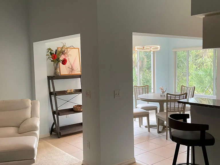 819 Montrose Dr #202 — Photo 6