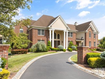 5 Topaz Ct, Marlboro, NJ, 07746