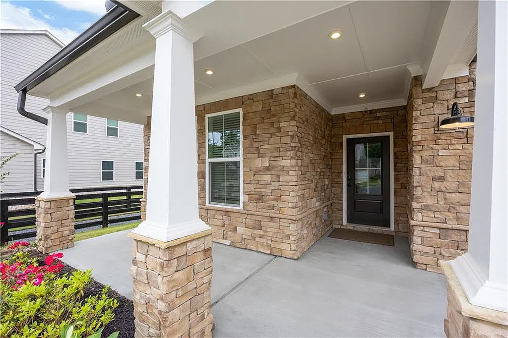 5 bed, 4.0 bath, 3421 sqft, $3,600 — Photo 4