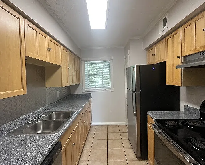 Le Montreaux Apartments — Photo 180