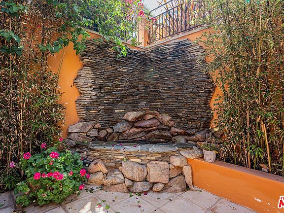 4th image of 3854 Rambla Orienta St