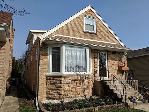 2nd image of 3833 N Plainfield Ave