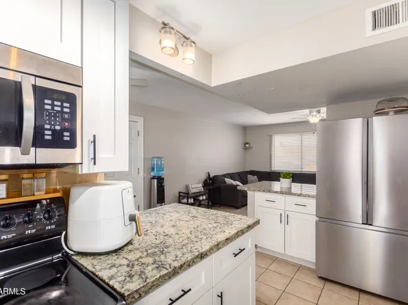 4212 W VISTA Avenue, Phoenix, AZ 85051