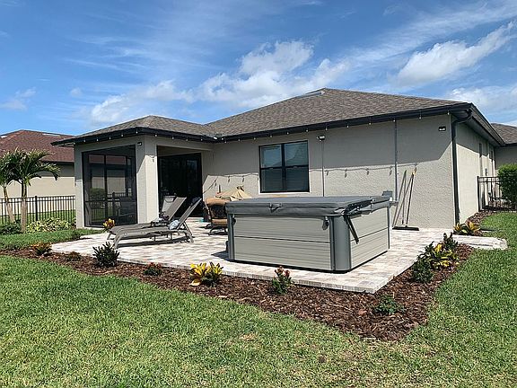 4th image of 2711 Marton Oak Blvd