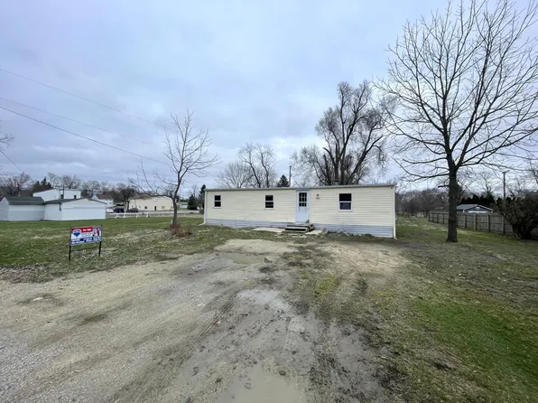 315 Parker St, Cement City, MI 49233