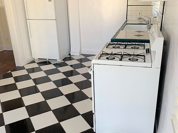 5th image of 1136 E 5th St #7625141