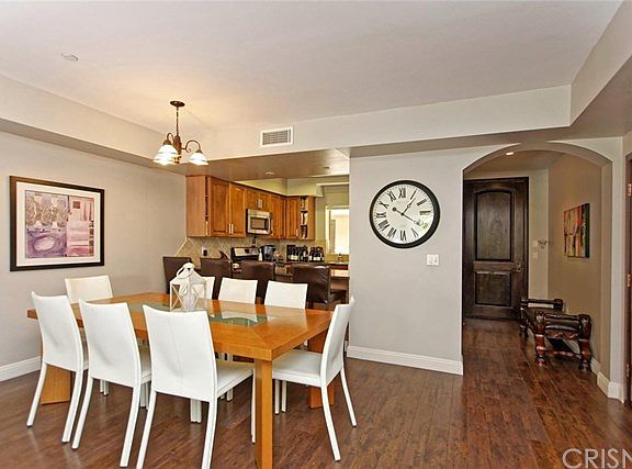 5th image of 11218 Camarillo St APT 307