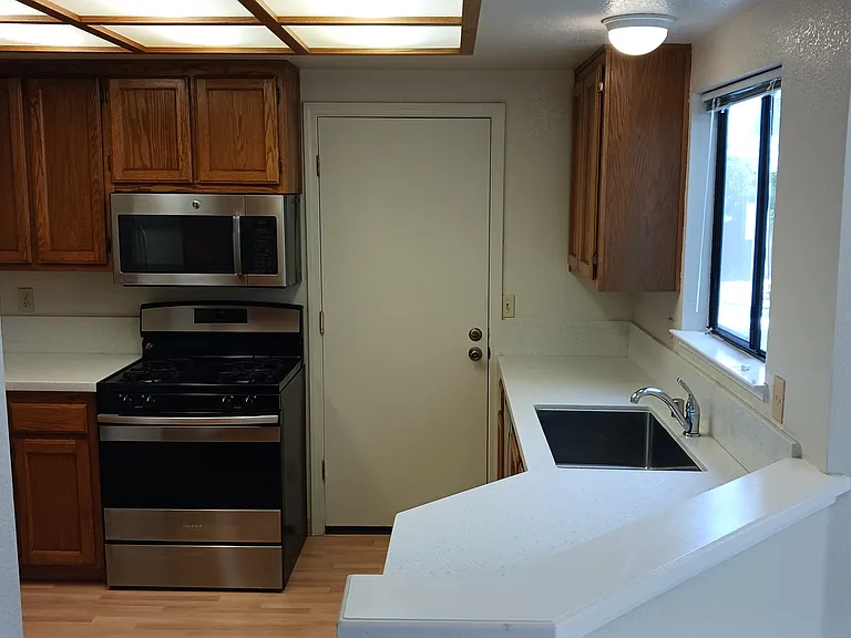455 Mountain Laurel Ct — Photo 7