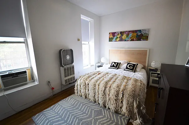 Rented by Universal Realty Group | media 16