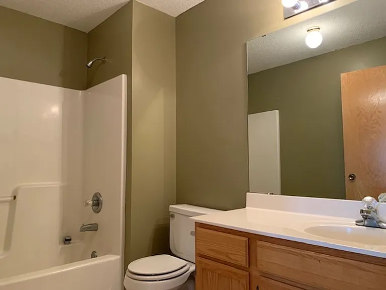 10900 Oregon Ave S — Photo 6