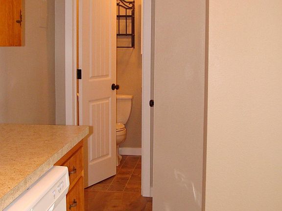 4th image of 1610 Dogwood St SE