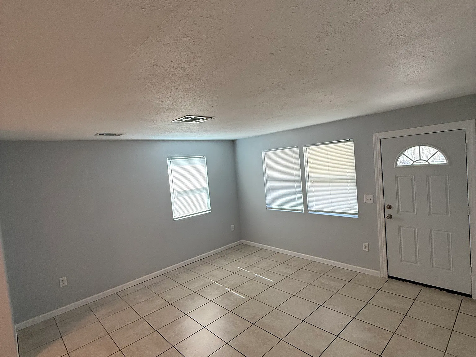 2 bed, 750 sqft, $1,500 — Photo 4