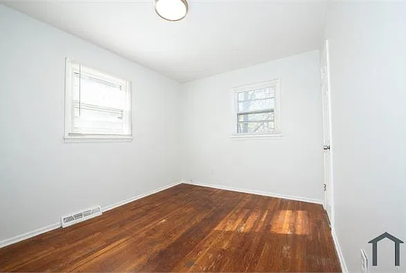 3 bed, 864 sqft, $1,450 — Photo 1