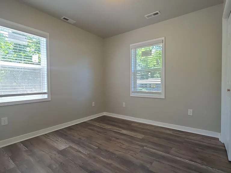 2706 Pinetree Ln NW — Photo 9