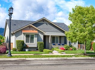 1321 N Haskell St, Central Point, OR 97502